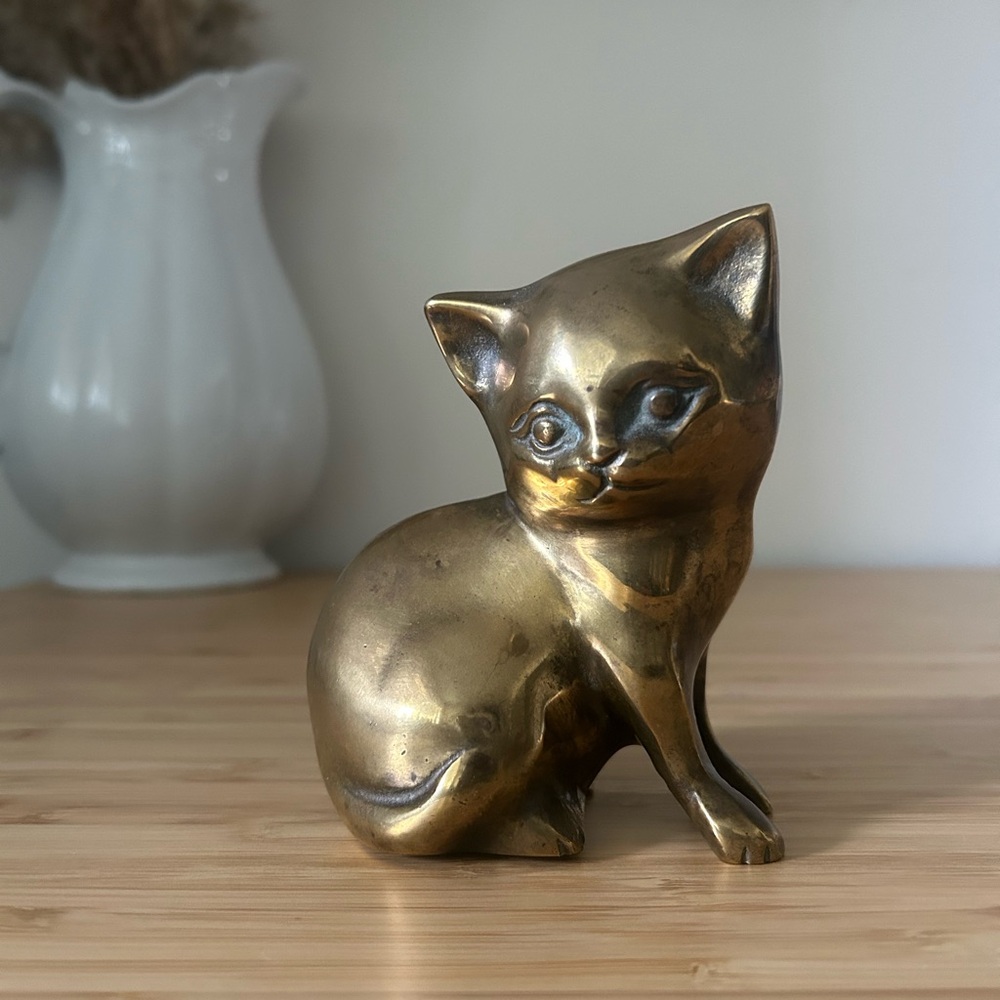 Vintage brass kitten